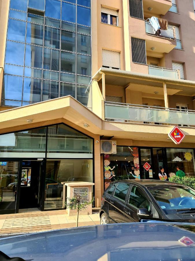 포드고리차 Apartman Bogdan 2 아파트 외부 사진